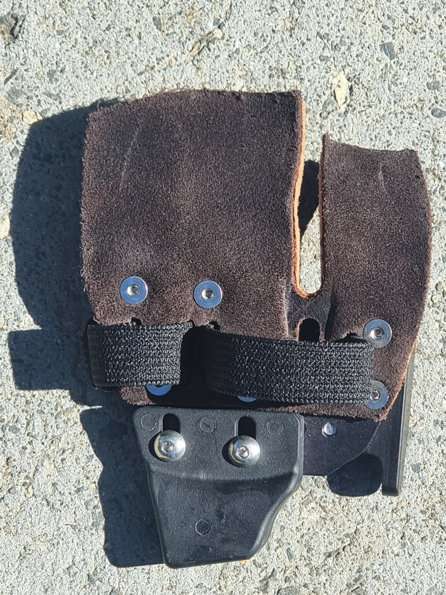 AAE KSL Gold Tab Black medium