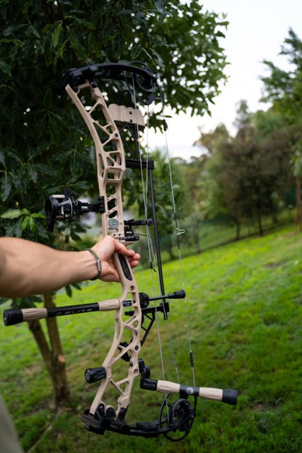 Elite Exalt 35 bow + accessories - Like New