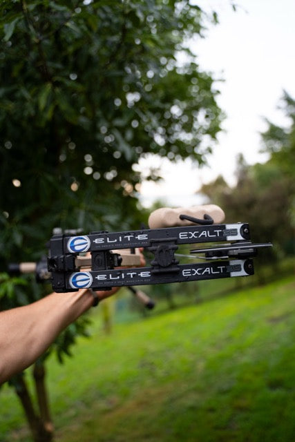 Elite Exalt 35 bow + accessories - Like New
