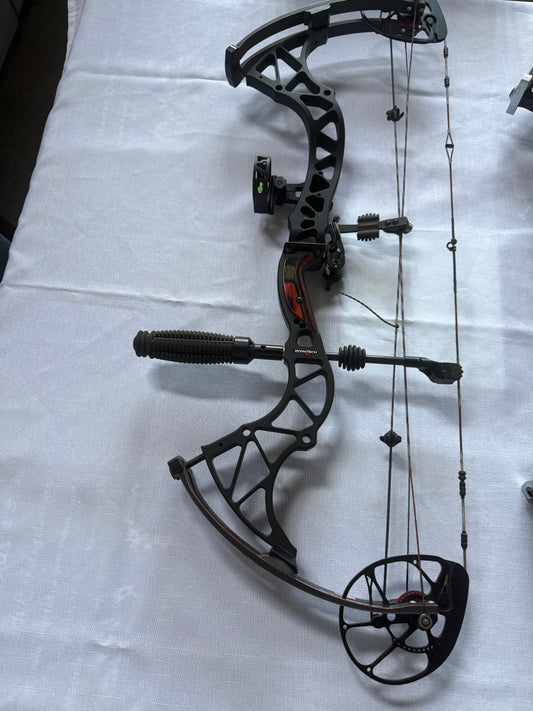 Bowtech Compound Bow package